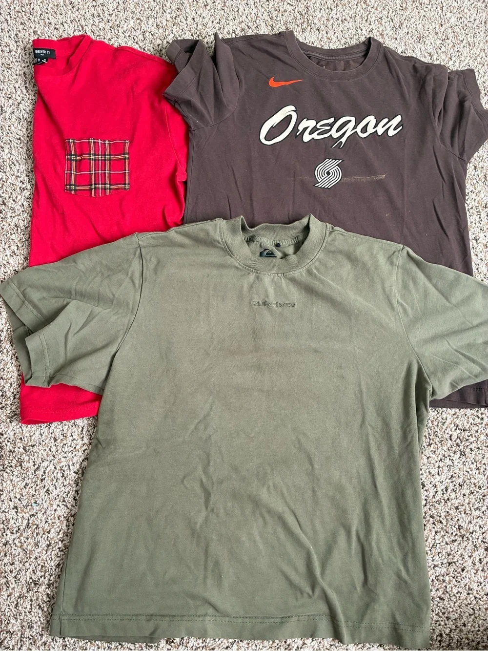 Bundle - 3 men t shirts - Nike, forever 21 and quiksilver
